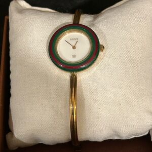 Gucci RARE Vintage Watch Excellent Condition… working has a new battery!